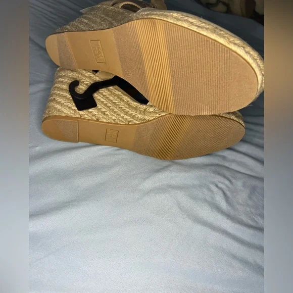 Espadrille Platform Footbed Sandals - Picture 2 of 9